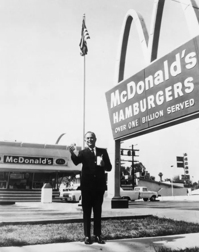 Primer Restaurante McDonald's